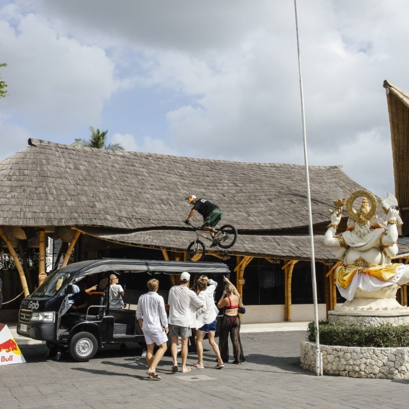 GM 250908 Tomomi Nishikubo FINNS Beach Club 0011